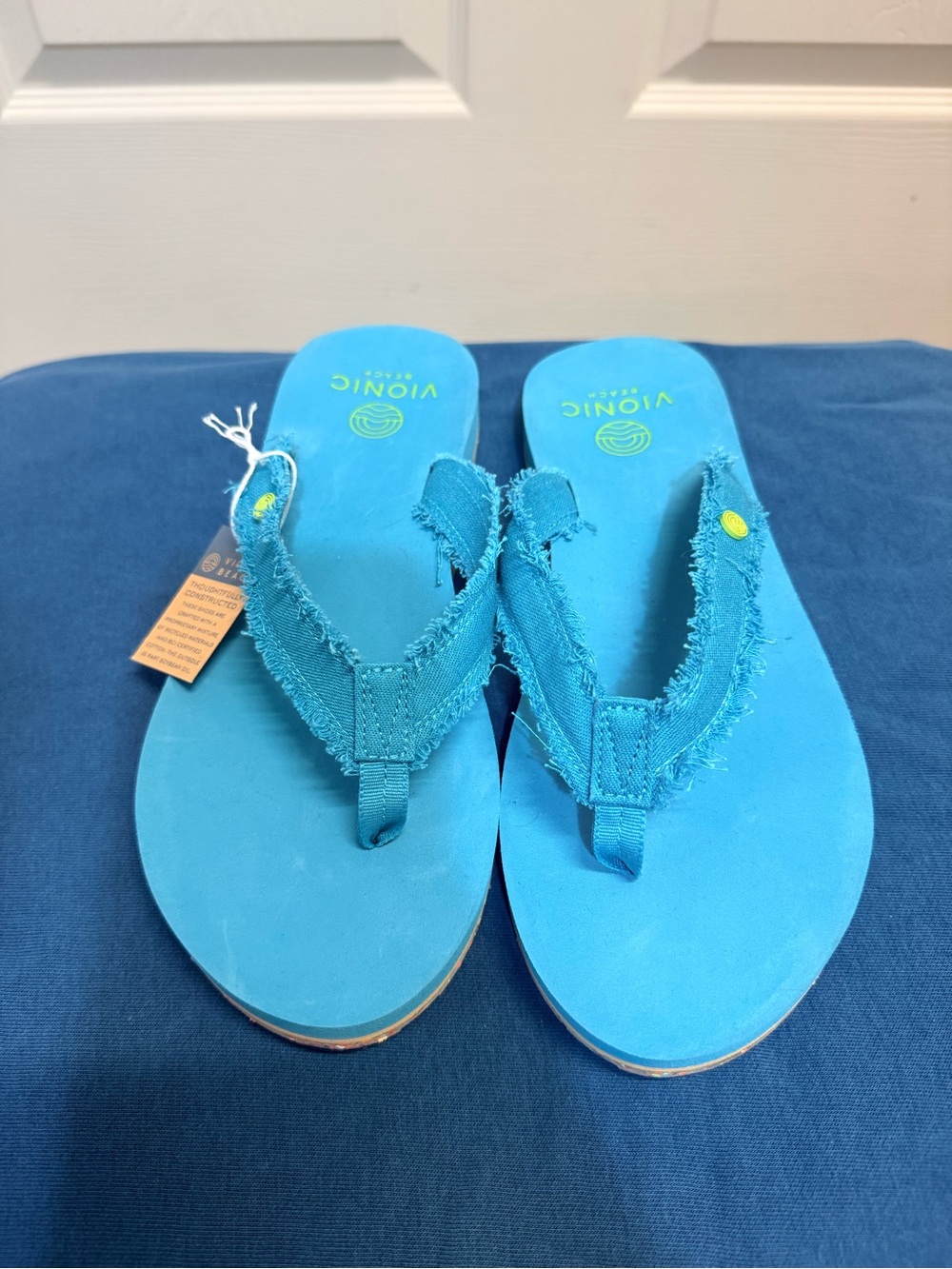 Vionic - Women’s Coastal Unwind Bright Turquoise Frayed-Edge Canvas Flip Flops